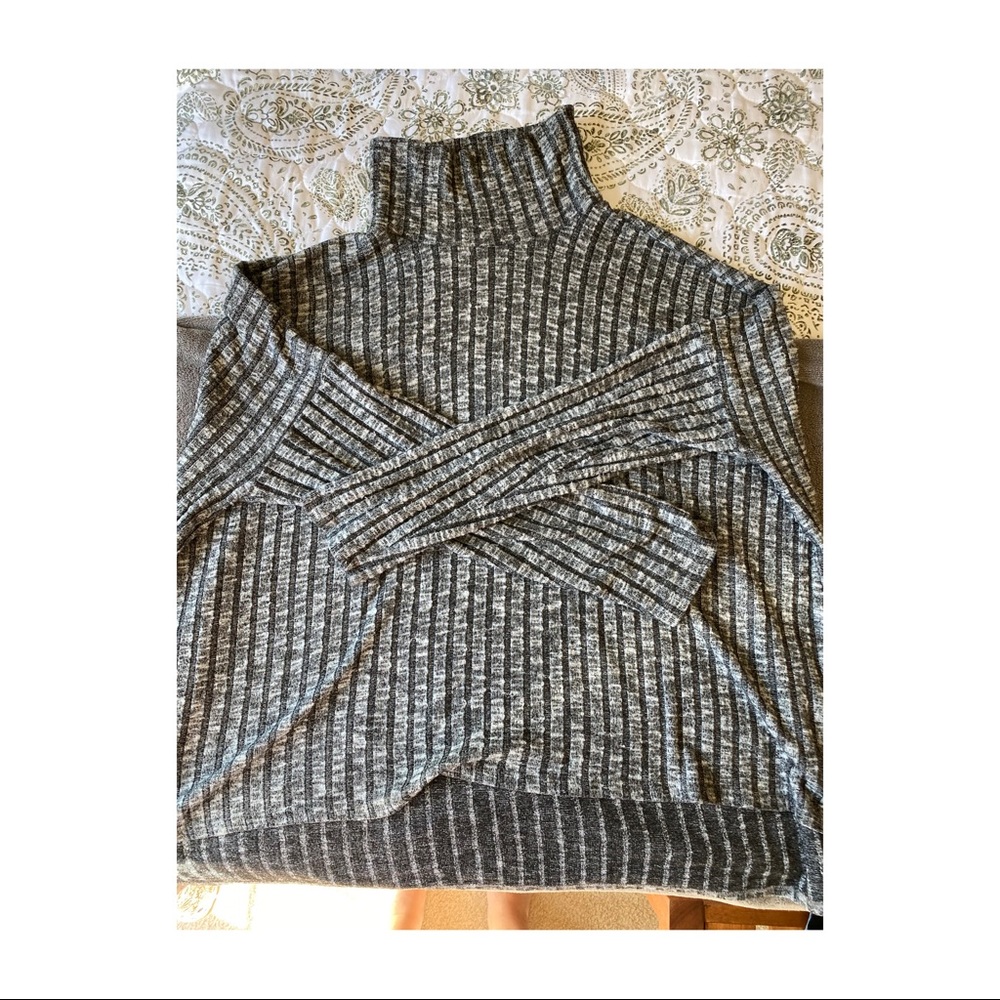 Soft grey rubbed turtleneck